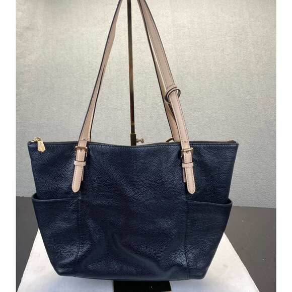 Michael Kors Deep BlackSaffiano Leather Over Shoulder Handbag with Gold Hardware - Picture 2 of 8